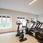 Roma Luxe, Terrace & Gym